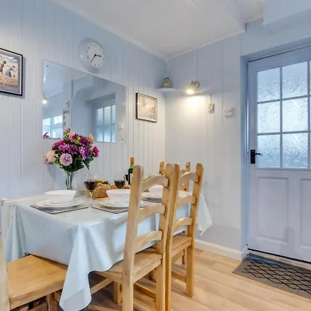 2 Bed In Whitby Oc-W985 * Whitby