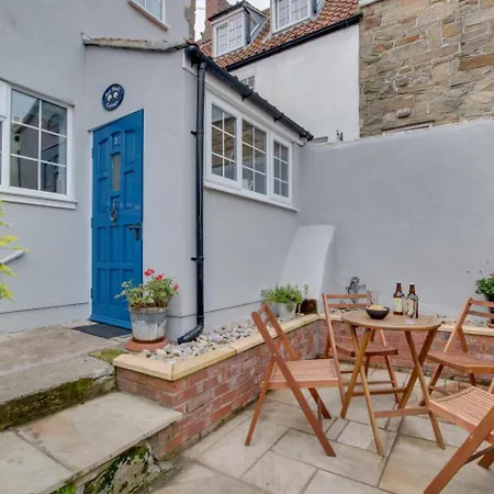 2 Bed In Whitby Oc-W985