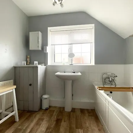 2 Bed In Oc-w985 別荘 *