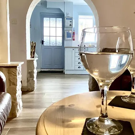2 Bed In Oc-w985 Whitby